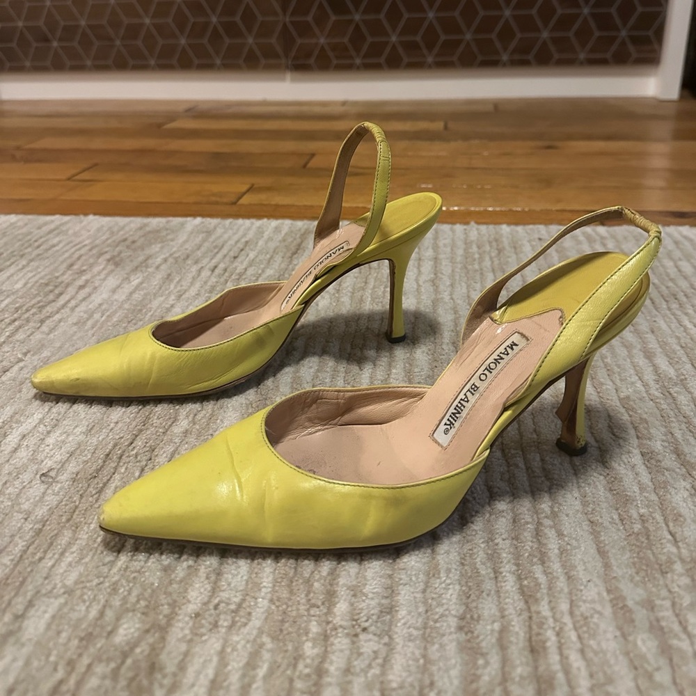 Manolo Blahnik Slingback kitten heels